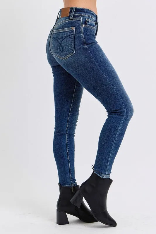 Judy Blue Full Size Mid-Rise Waist Skinny Jeans with Thermal Lining