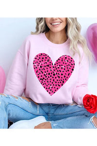 UNISEX FLEECE HEART SWEATSHIRT - Jessiz Boutique