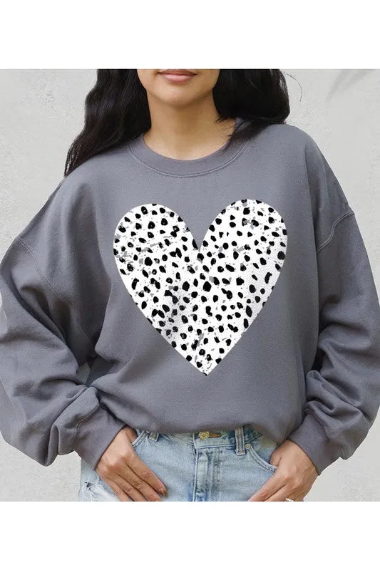 UNISEX FLEECE HEART SWEATSHIRT - Jessiz Boutique