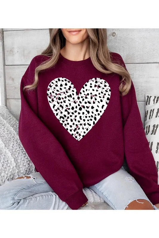 UNISEX FLEECE HEART SWEATSHIRT - Jessiz Boutique